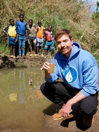 MrBeast dal za jediný rok čistú vodu 225-tisícom ľudí. A ešte len začal