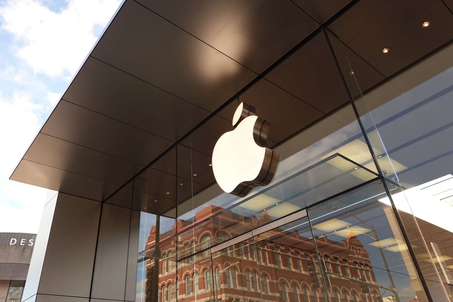 Apple zdražel Macy aj iPady o 30 %. A pritom zarobil 112 miliárd