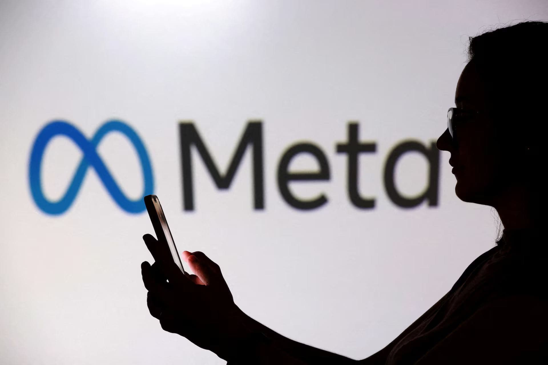 Meta dáva 115 miliónov na 5-týždňový kurz. Prácu máš garantovanú